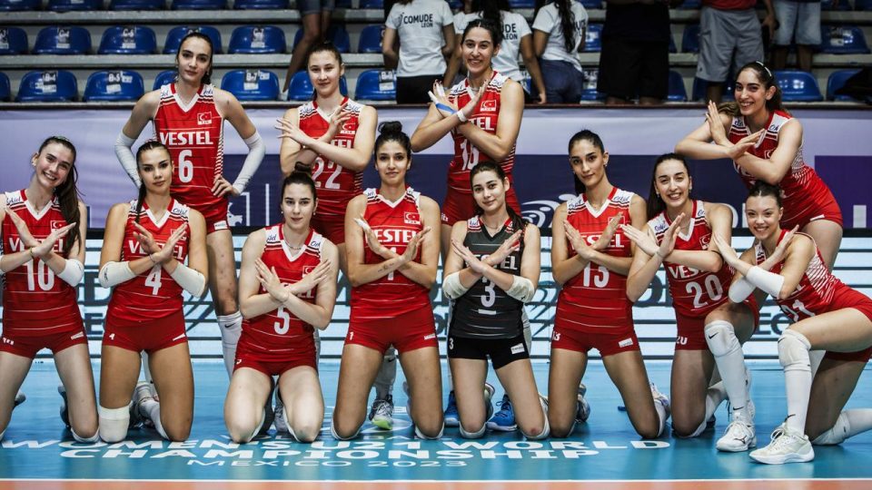 21 Yaş Altı Kadın Voleybol Milli Takımı dünya 5’incisi oldu