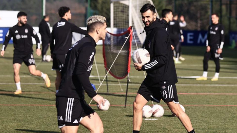 Beşiktaş’ta Rachid Ghezzal takımla çalıştı