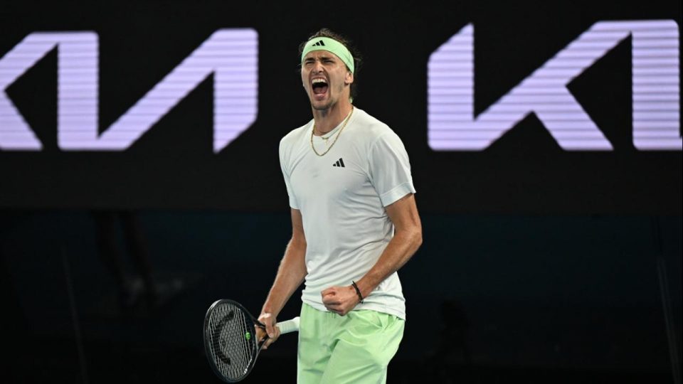 Avustralya Açık’ta Alcaraz’ı eleyen Zverev yarı finalde