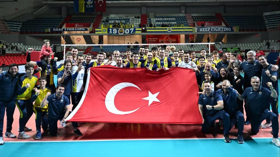 Fenerbahçe Parolapara CEV’de çeyrek finalde