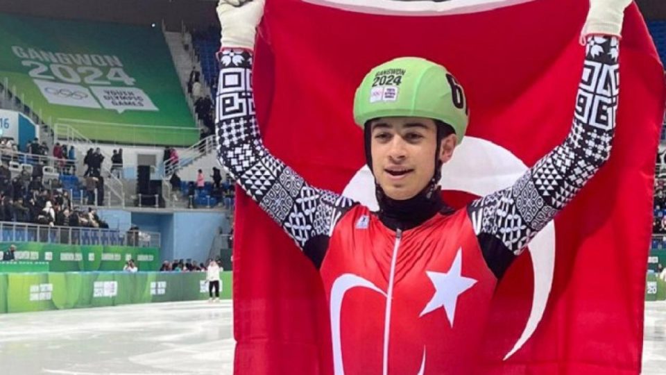 Muhammed Bozdağ, Türkiye’ye Kış Gençlik Olimpiyatları’ndaki ilk madalyasını kazandırdı