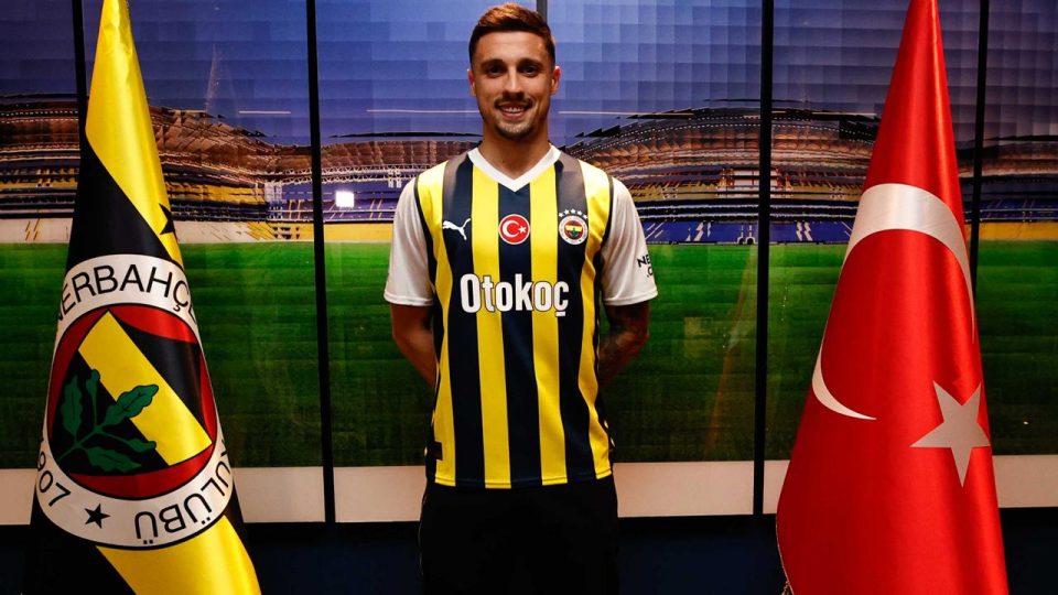 Rade Krunic resmen Fenerbahçe’de