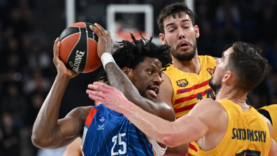 THY Avrupa Ligi’nde Anadolu Efes Barcelona’yı yendi